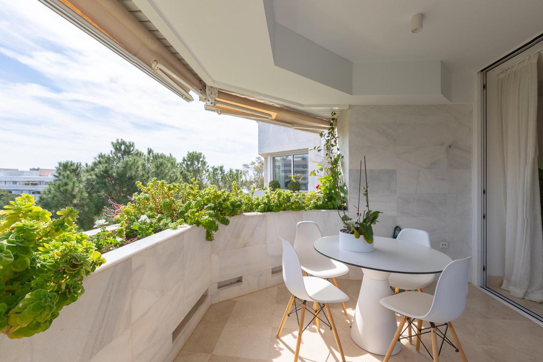 Lujoso Apartamento Con Piscina En Paseo Maritimo マルベーリャ エクステリア 写真