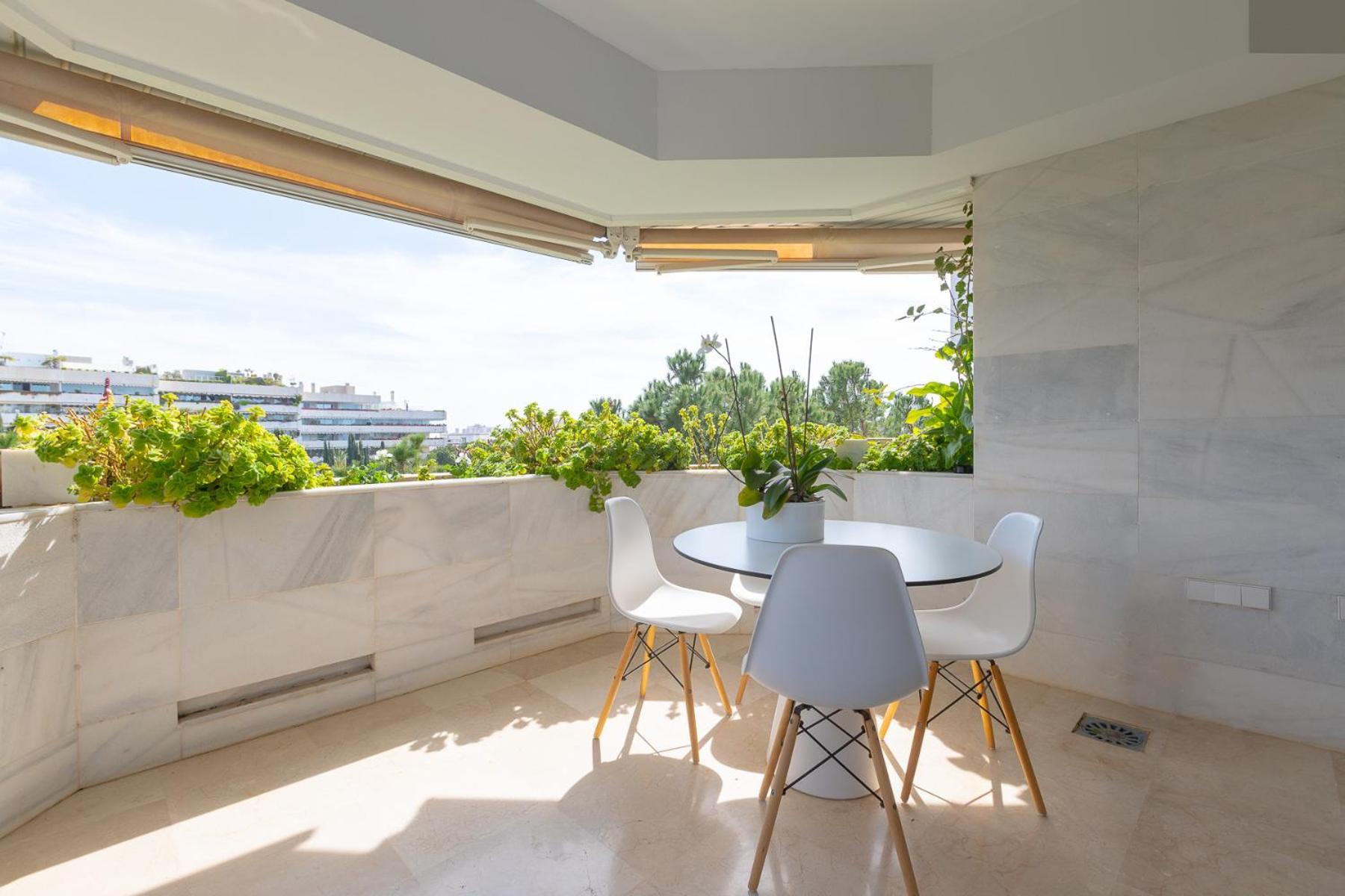 Lujoso Apartamento Con Piscina En Paseo Maritimo マルベーリャ エクステリア 写真