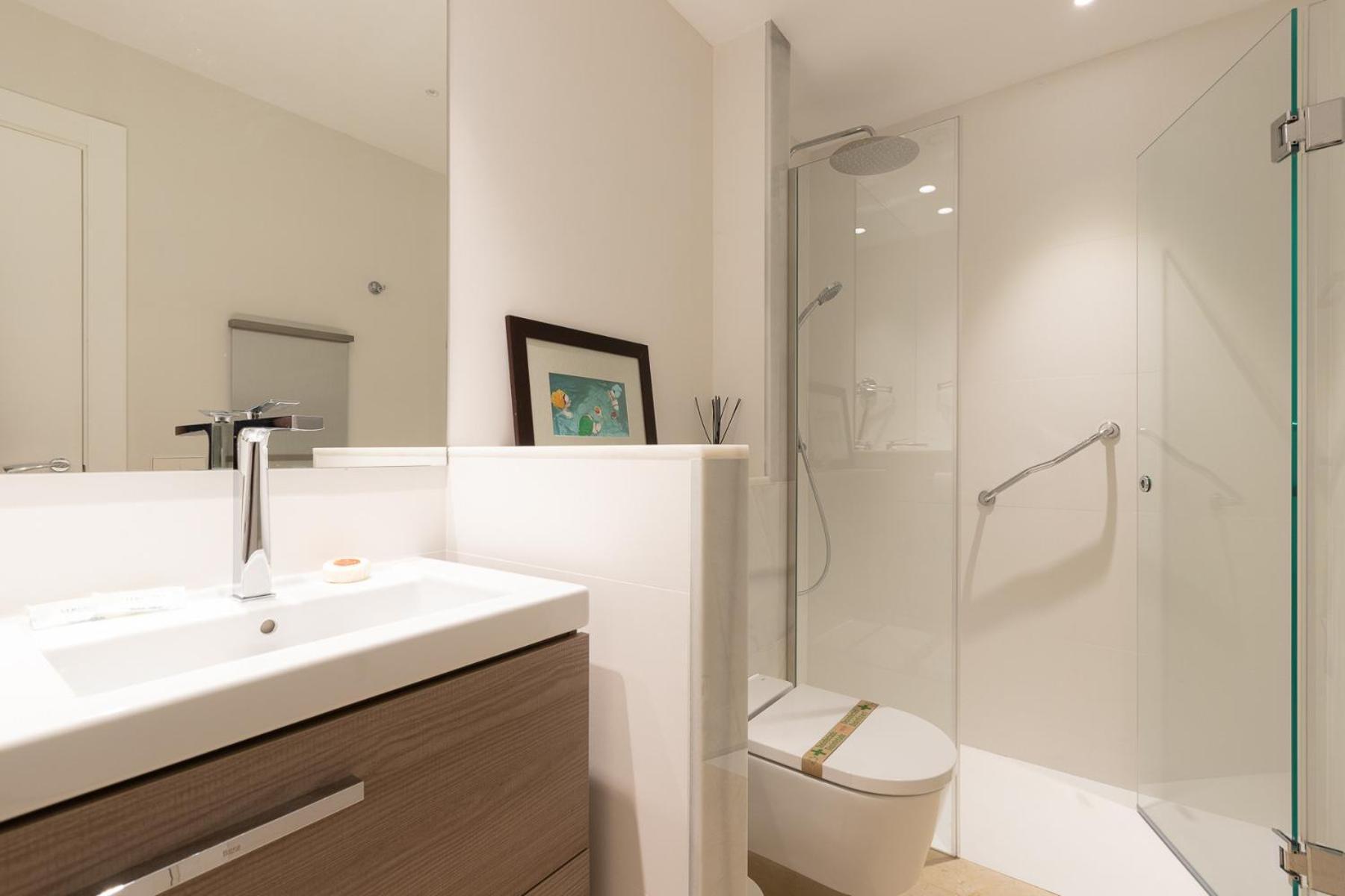 Lujoso Apartamento Con Piscina En Paseo Maritimo マルベーリャ エクステリア 写真