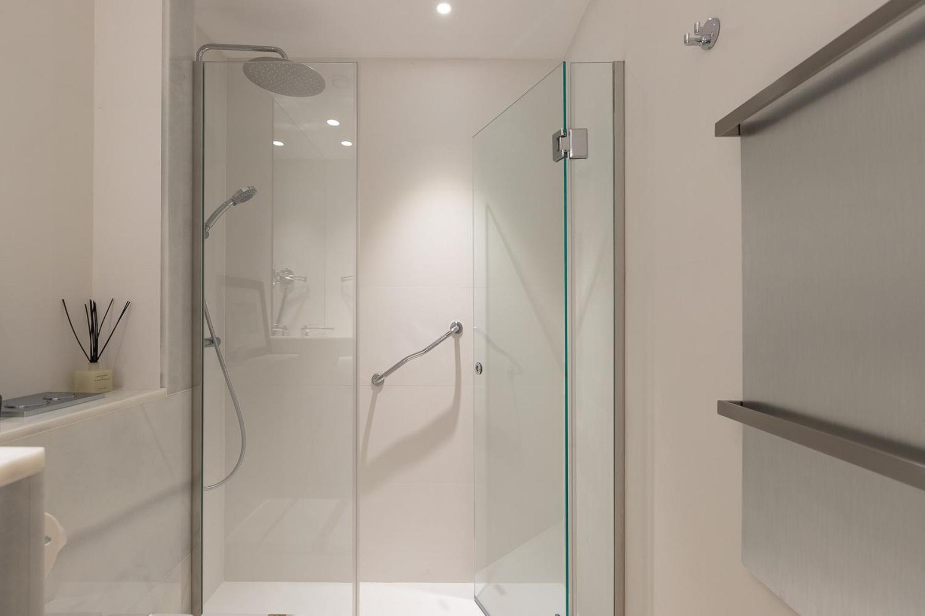 Lujoso Apartamento Con Piscina En Paseo Maritimo マルベーリャ エクステリア 写真