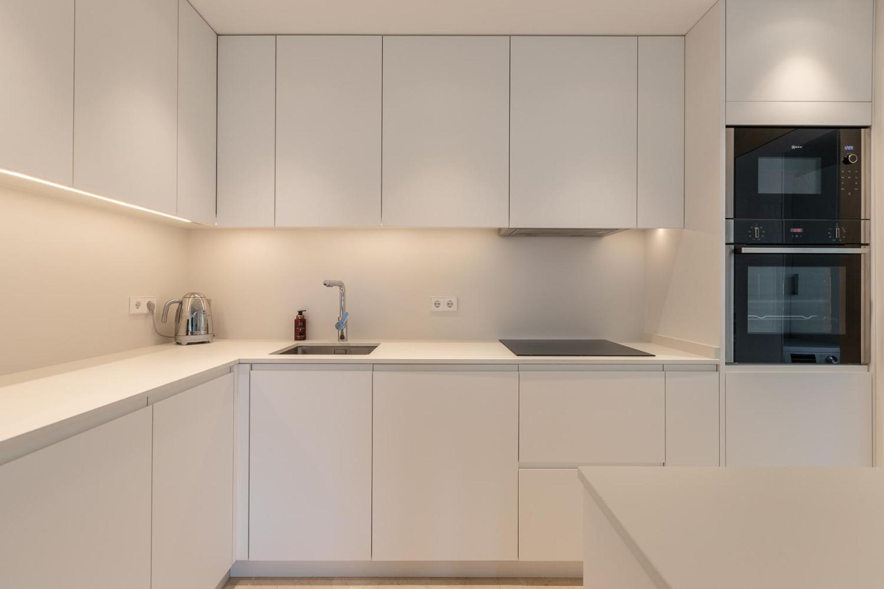 Lujoso Apartamento Con Piscina En Paseo Maritimo マルベーリャ エクステリア 写真